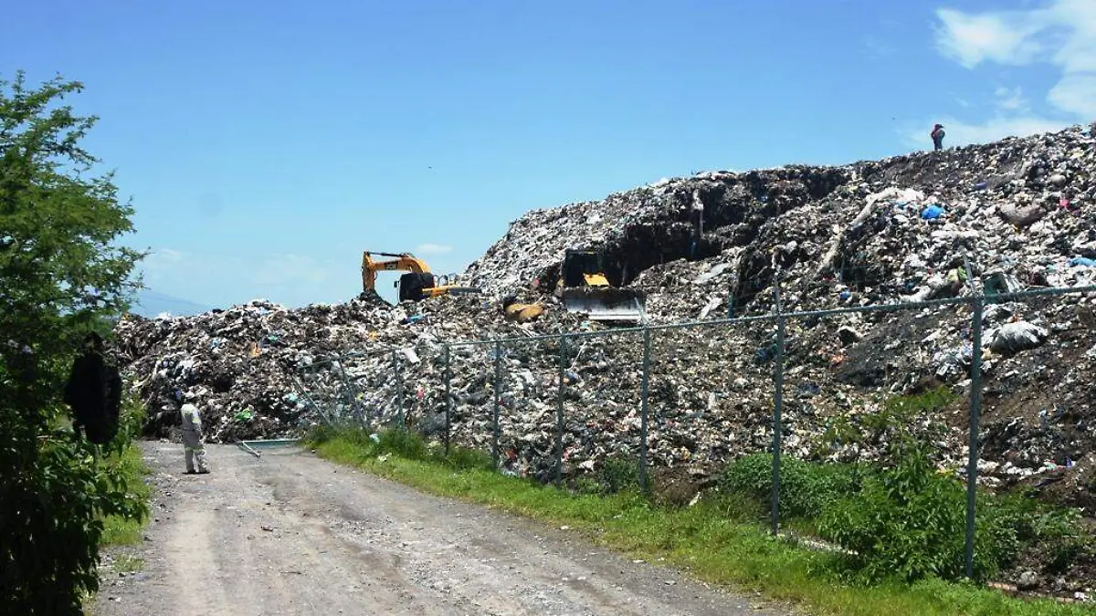 Relleno y Servicio Públicos cumplen con su trabajo  3