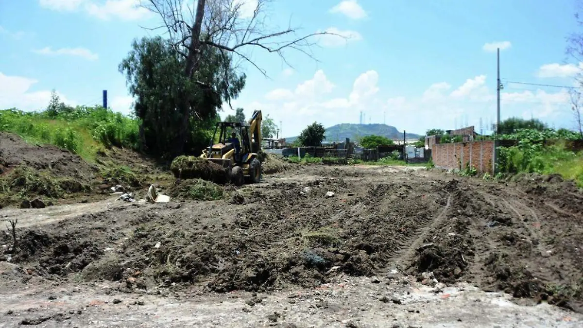 Retiran escombro del rio Lerma  1