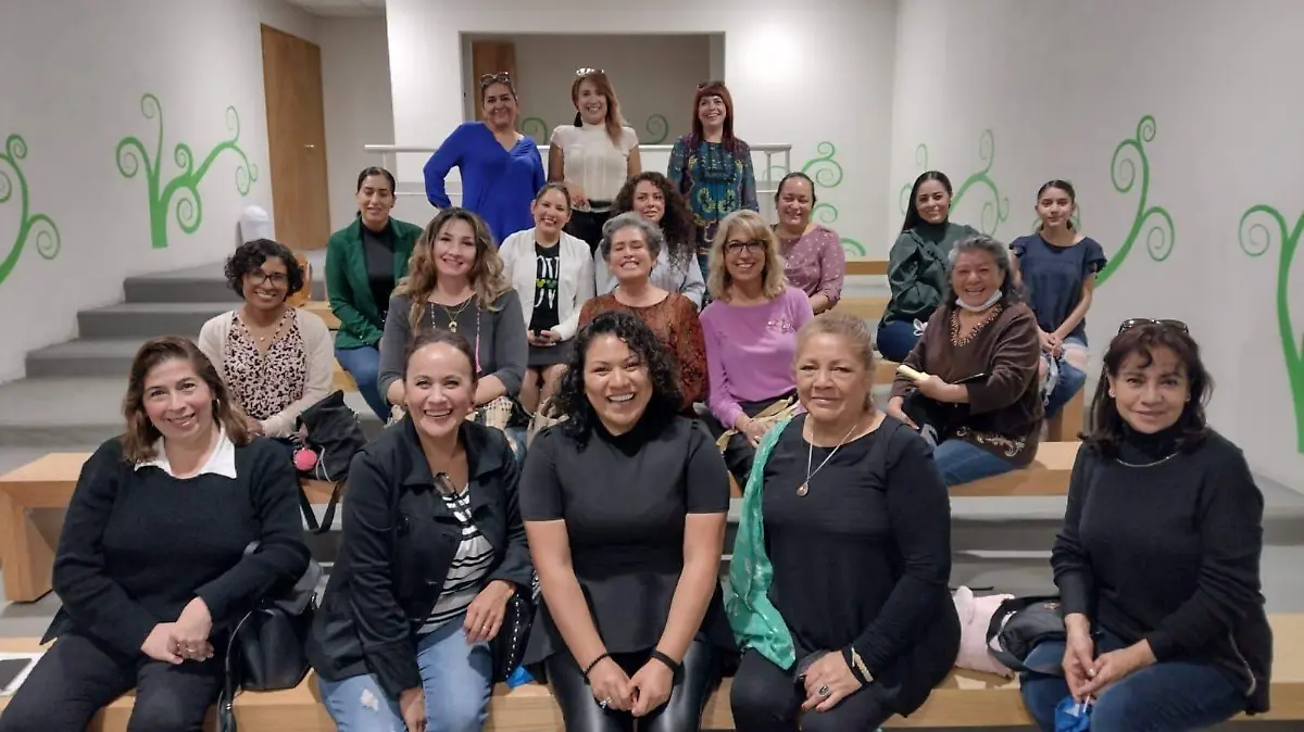 REALIZAN -CONFERENCIA-PARA-RECNOCER-EMPODERAMIENTO-DE-LA-MUJER 2 (2)