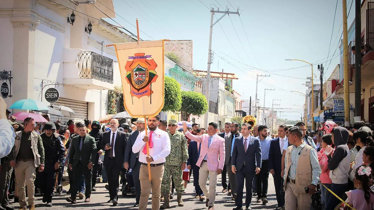 desfile militar en Jaral 1