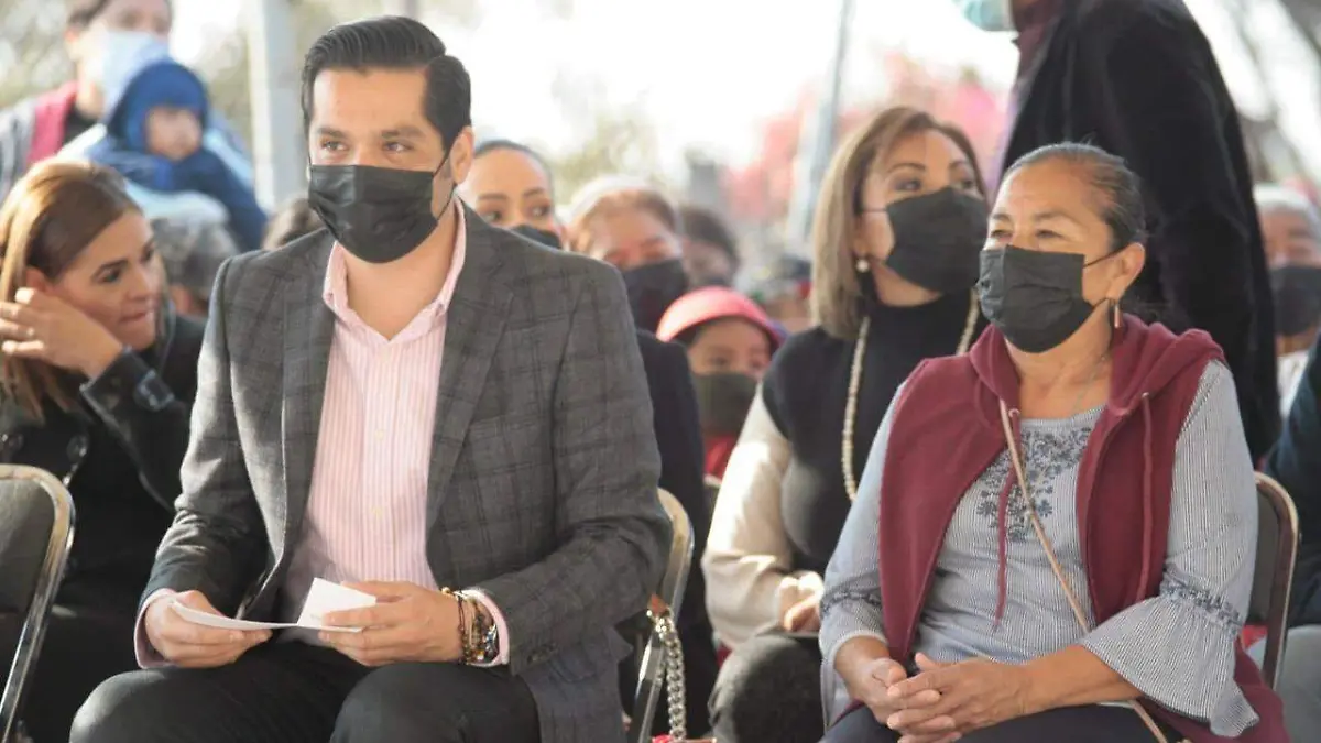 ENTREGAN-BOMBA-DE-AGUA  (1)