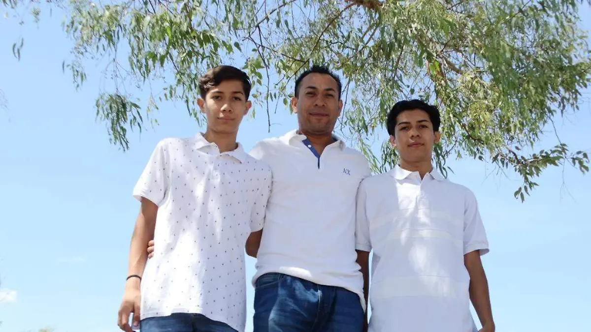 UN PADRE DE FAMILIA QUE PREDICA CON EL EJMEPLO  (1)