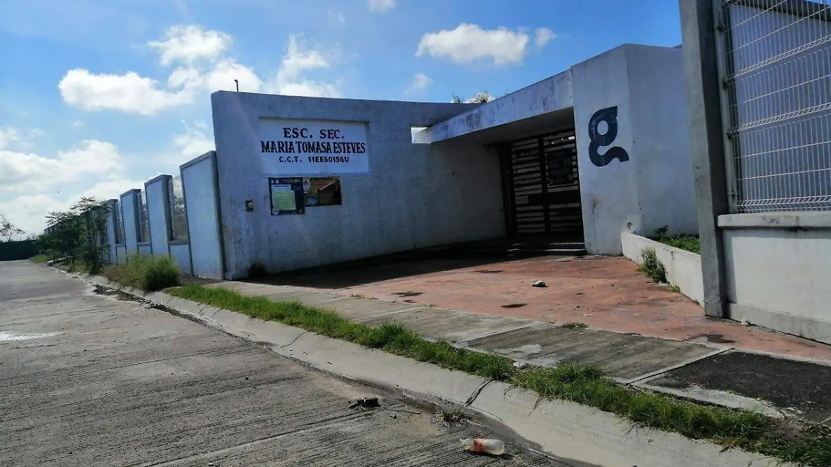 SUSPENDE CLASES PRESECIALES SECUNDARIA TOMASA ESTEVES  1