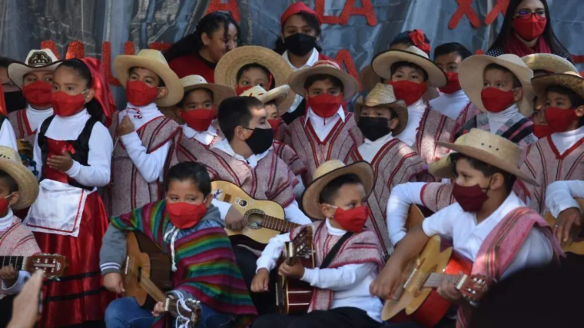 Zona escolar realiza muestra navideña  2