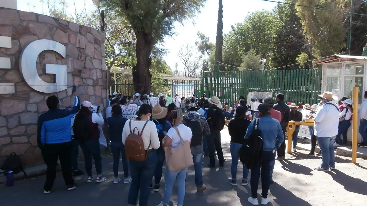 Guanajuato despiden a 40 empleados de la SEG (4)