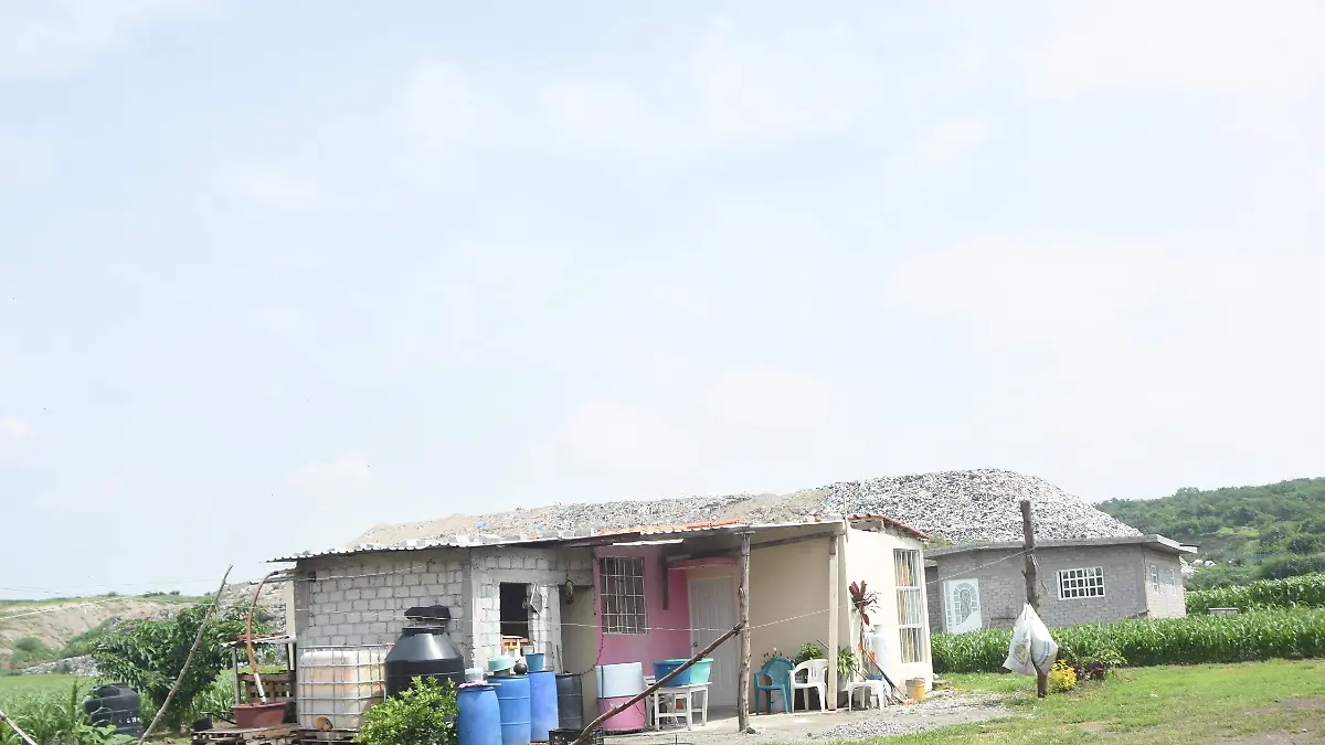 Mal manejo del relleno sanitario atenta contra el patrimonio y la salud  1