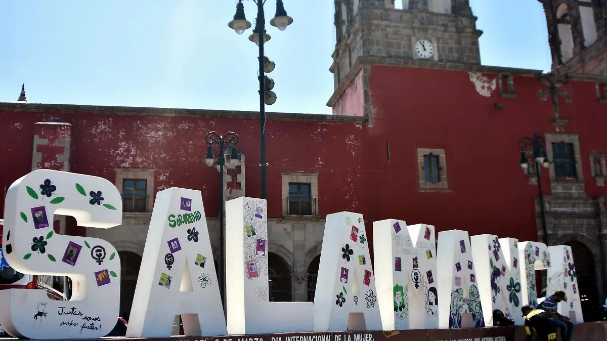MUJERES (1)