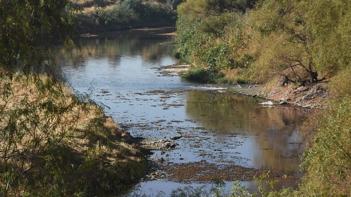 Inaceptable que se derrame combustible 3