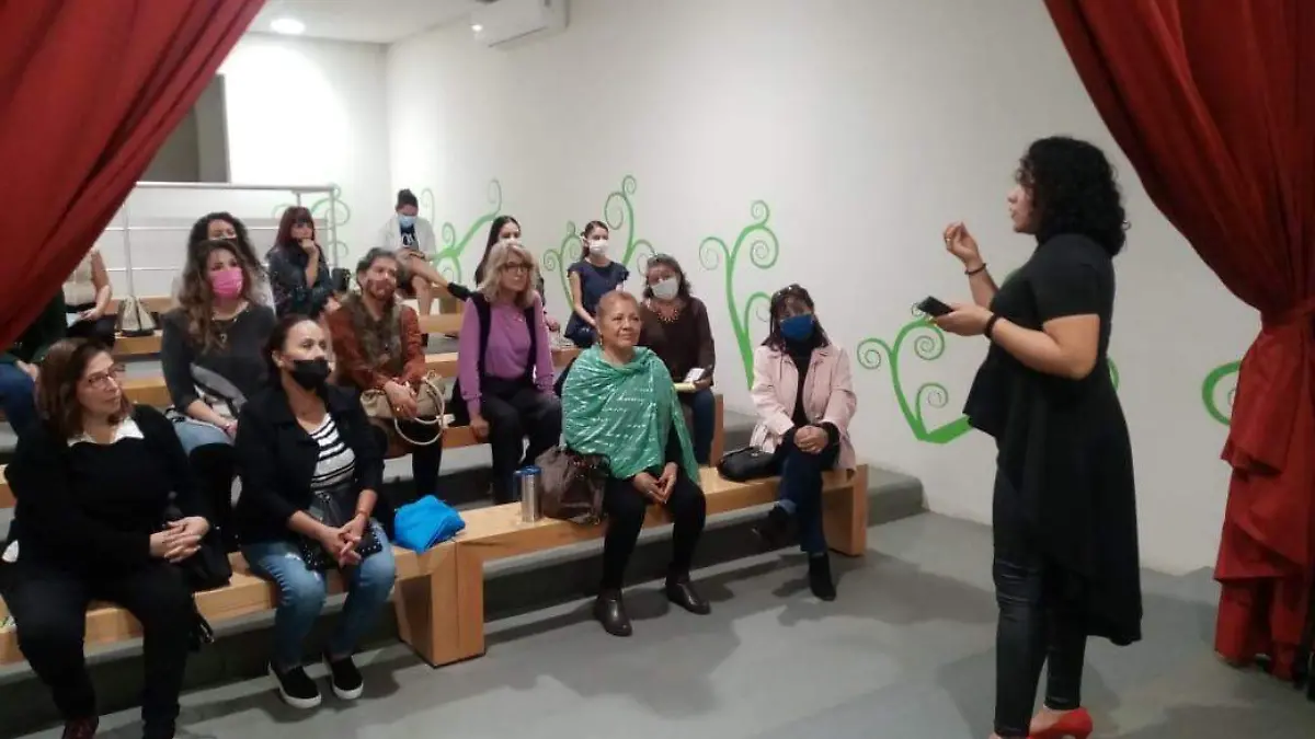 REALIZAN -CONFERENCIA-PARA-RECNOCER-EMPODERAMIENTO-DE-LA-MUJER 2 (3)