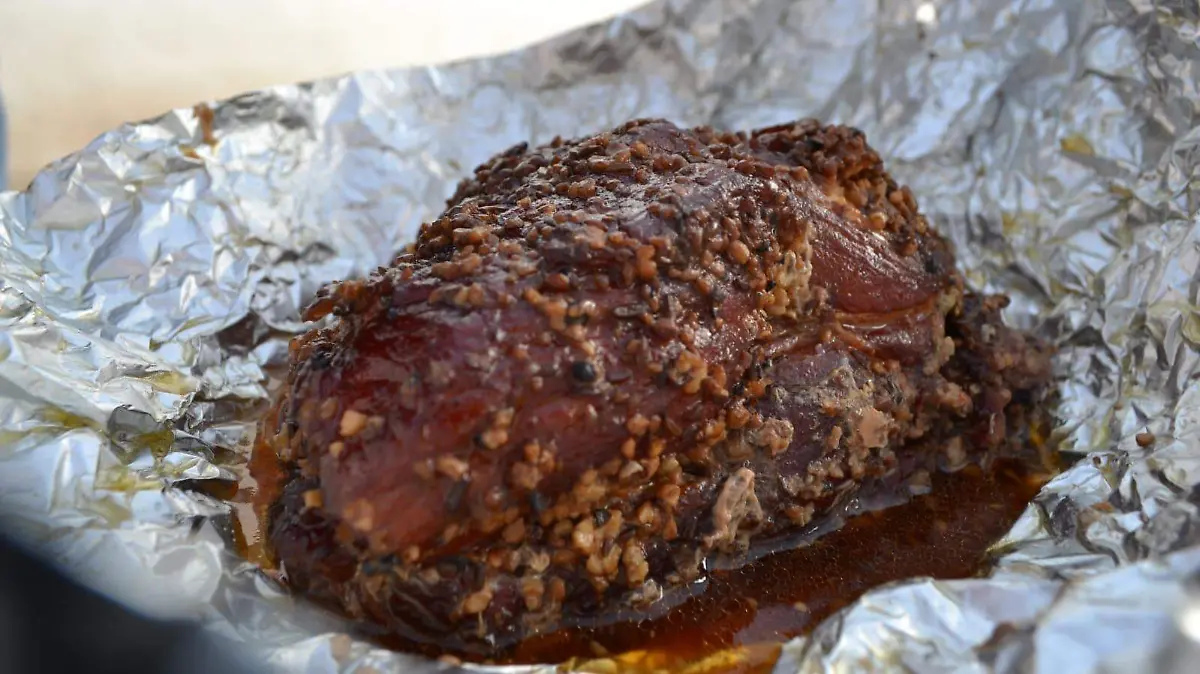 Ante la alza en precios cambian el bacalao por cerdo y res  1