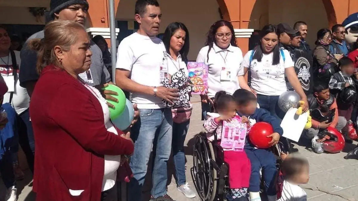 INVITAN A DONAR JUGUETES 2