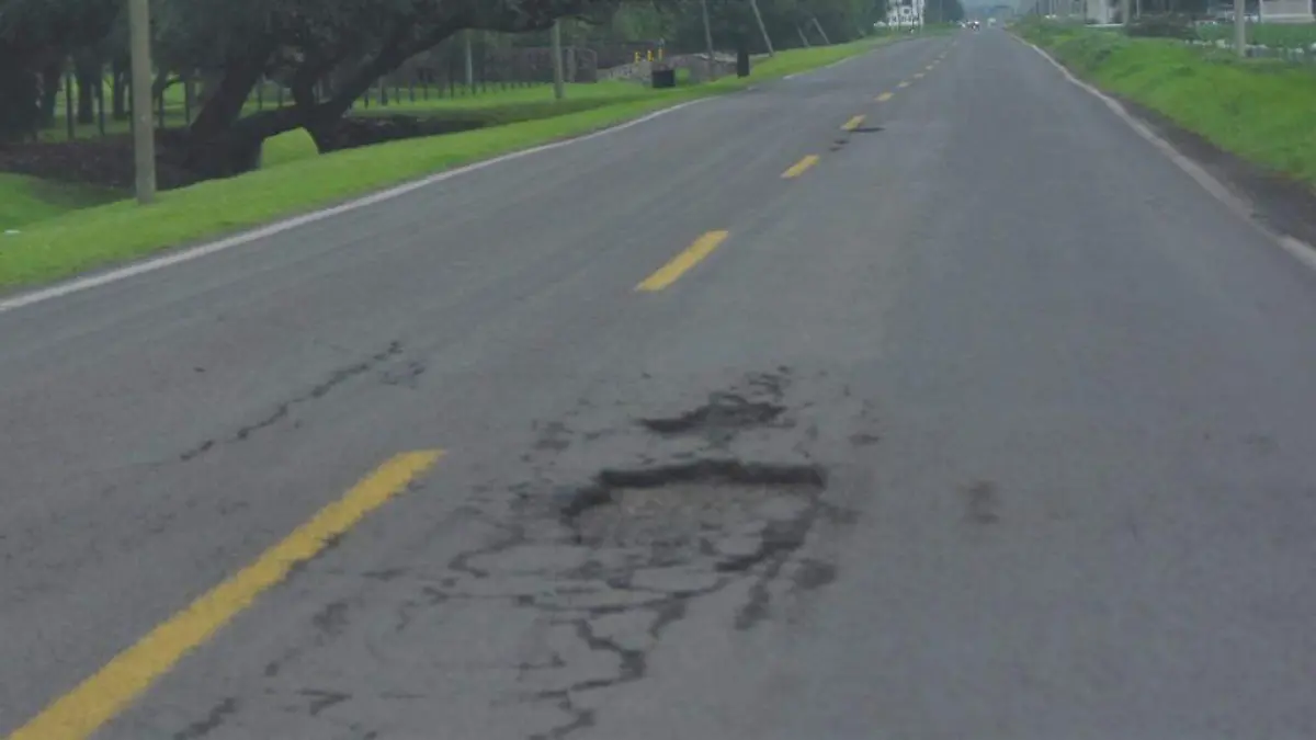 Obras-Públicas-mantiene-programa-de-bacheo 1 (2)