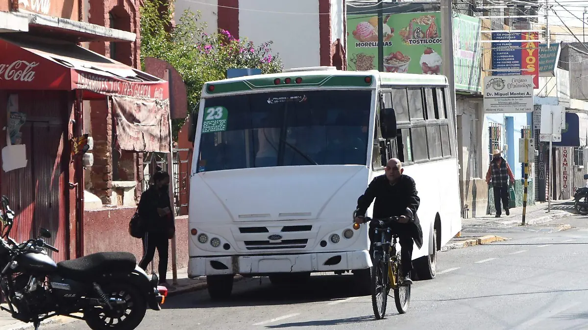 Transportistas siguen a la espera 2