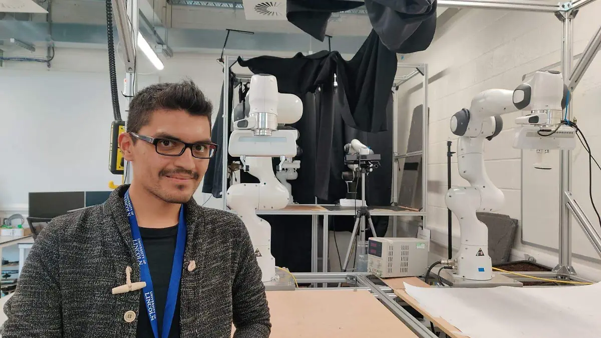 Egresado de DICIS obtiene premio a una de las mejores tesis  1