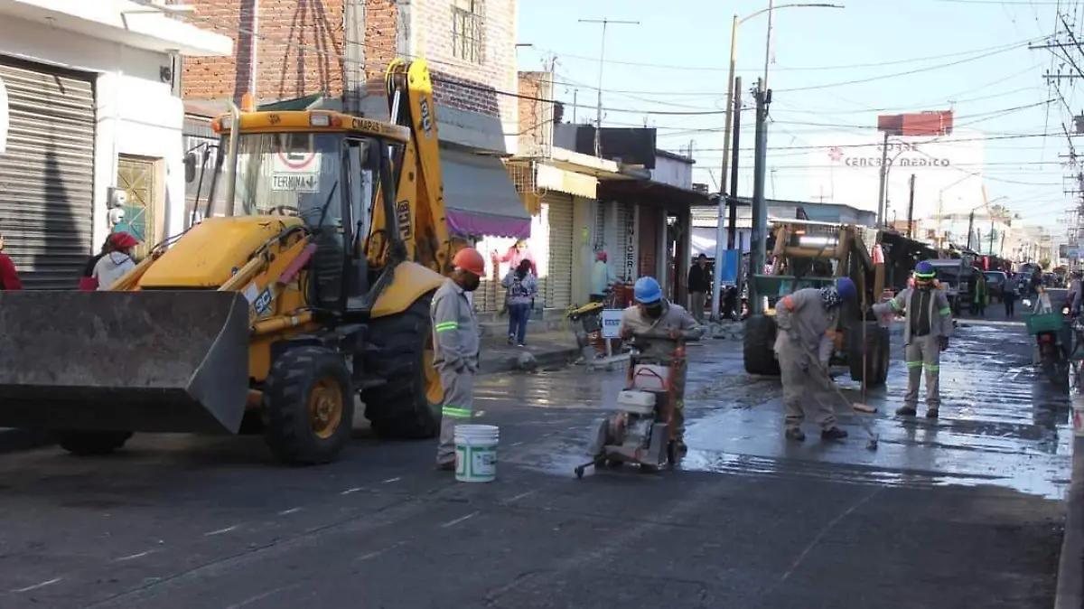 Rehabilita líneas sanitarias del sector C1 2