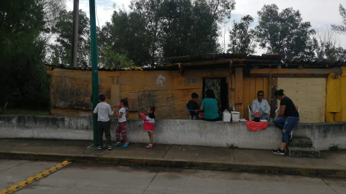 Rio-se-lleva-parte-de-su casa  (2)