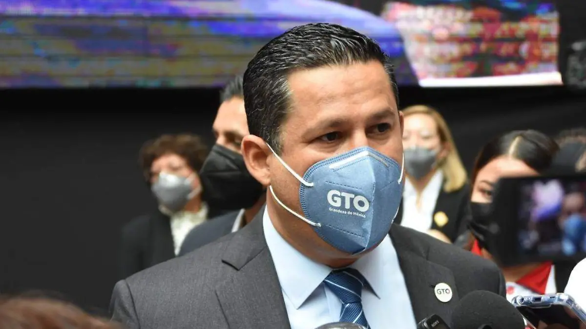 TRABAJARÁ DIEGO SINUHE CON GOBIERNO ENCABEZADO POR CÉSAR PRIETO 1