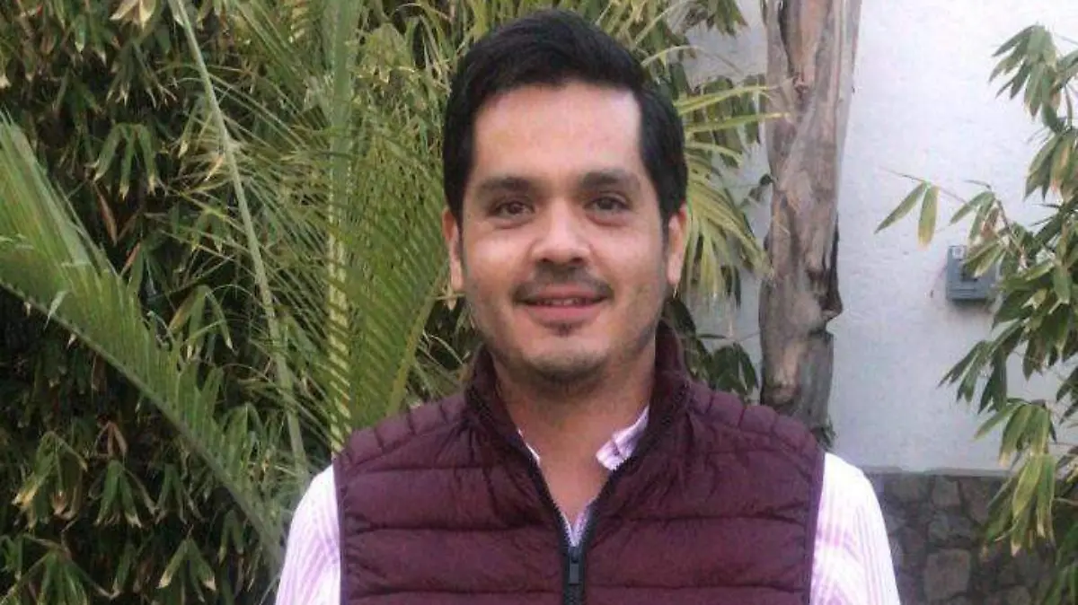 -Julio César Ernesto Prieto Gallardo