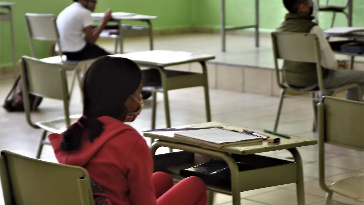 Tendrán estudiantes y trabajadores fin de semana largo 1