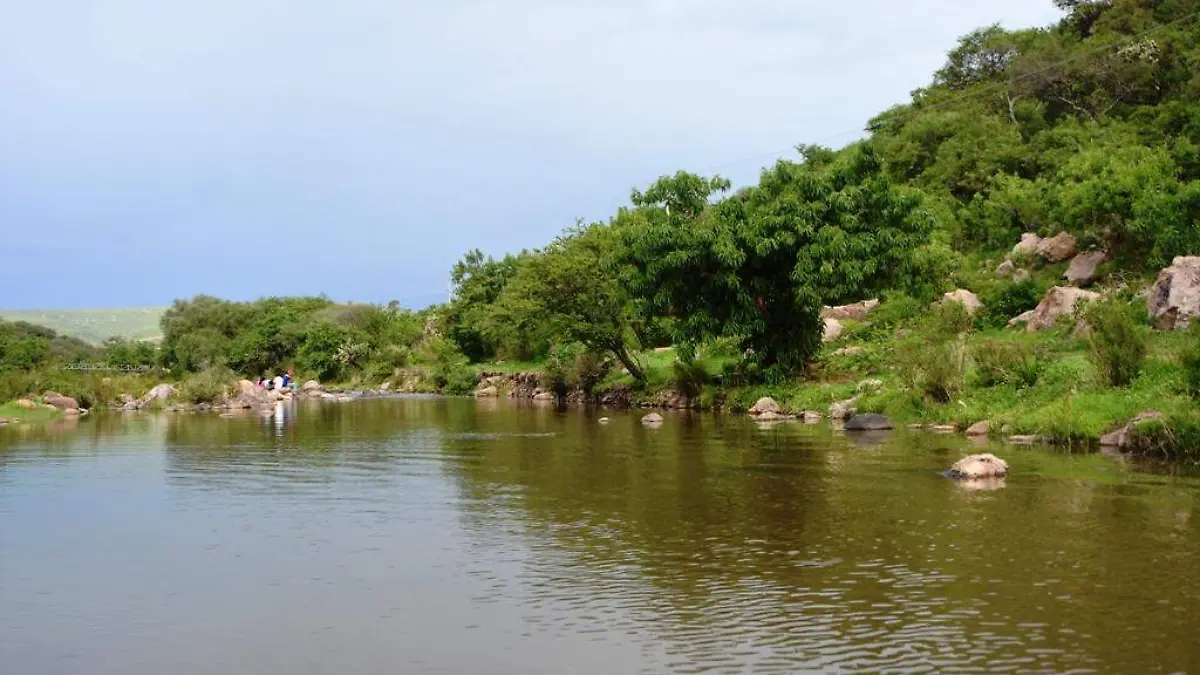 VISITAN RIO TEMASCATIO SIN MEDIDAS DE SANIDAD (2)