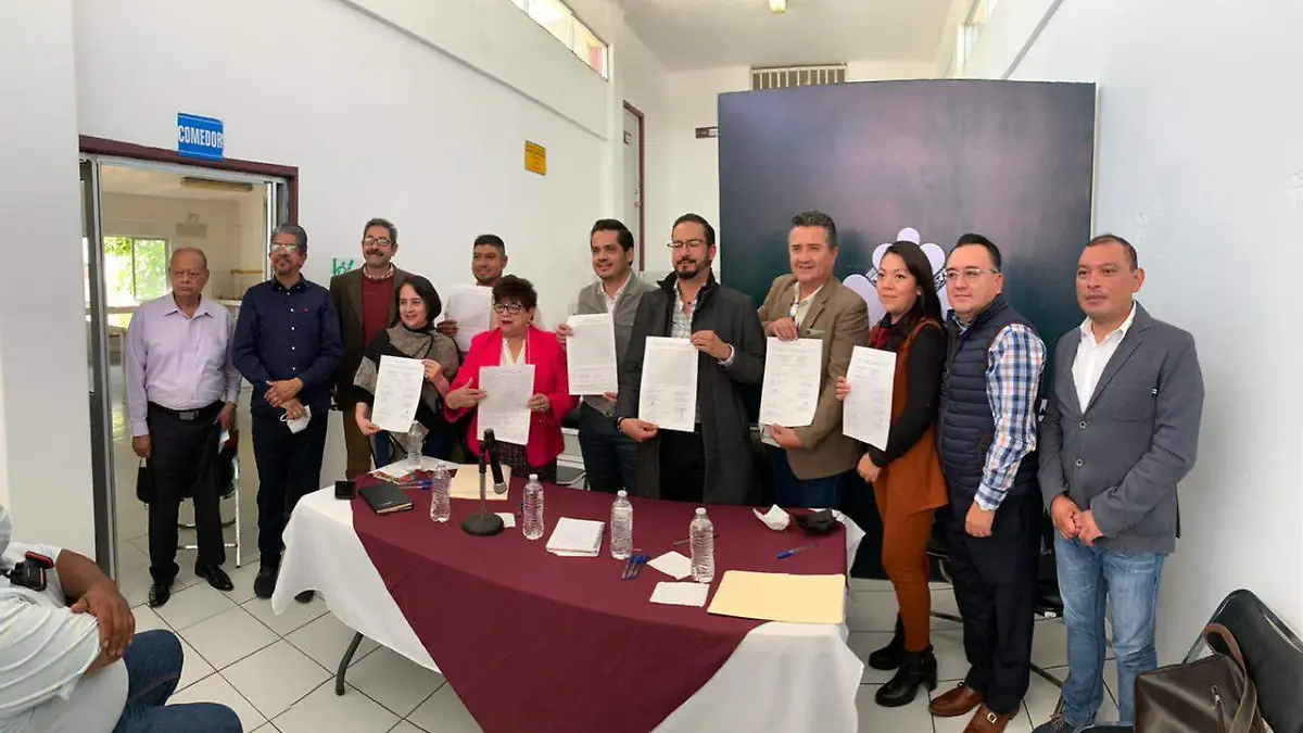 FIRMAN CONTRATO COLECTIVO TRABAJADORES DEL RASTRO MUNICIPAL 2