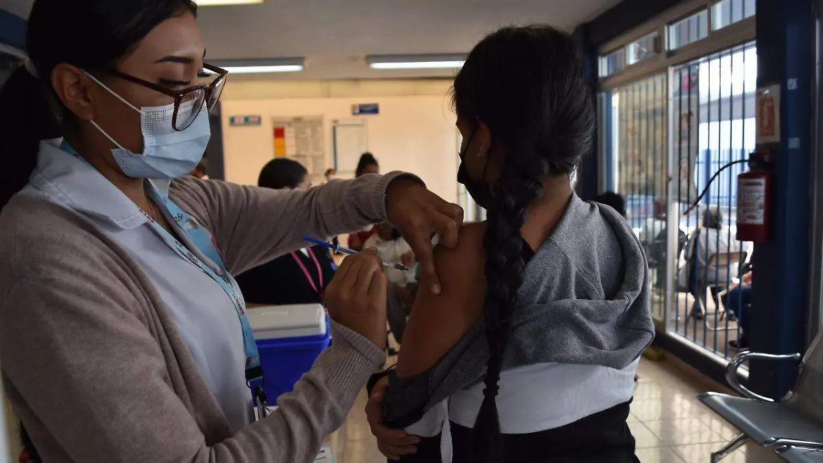 Aplican-vacunas-contra-Covid-19 (2)