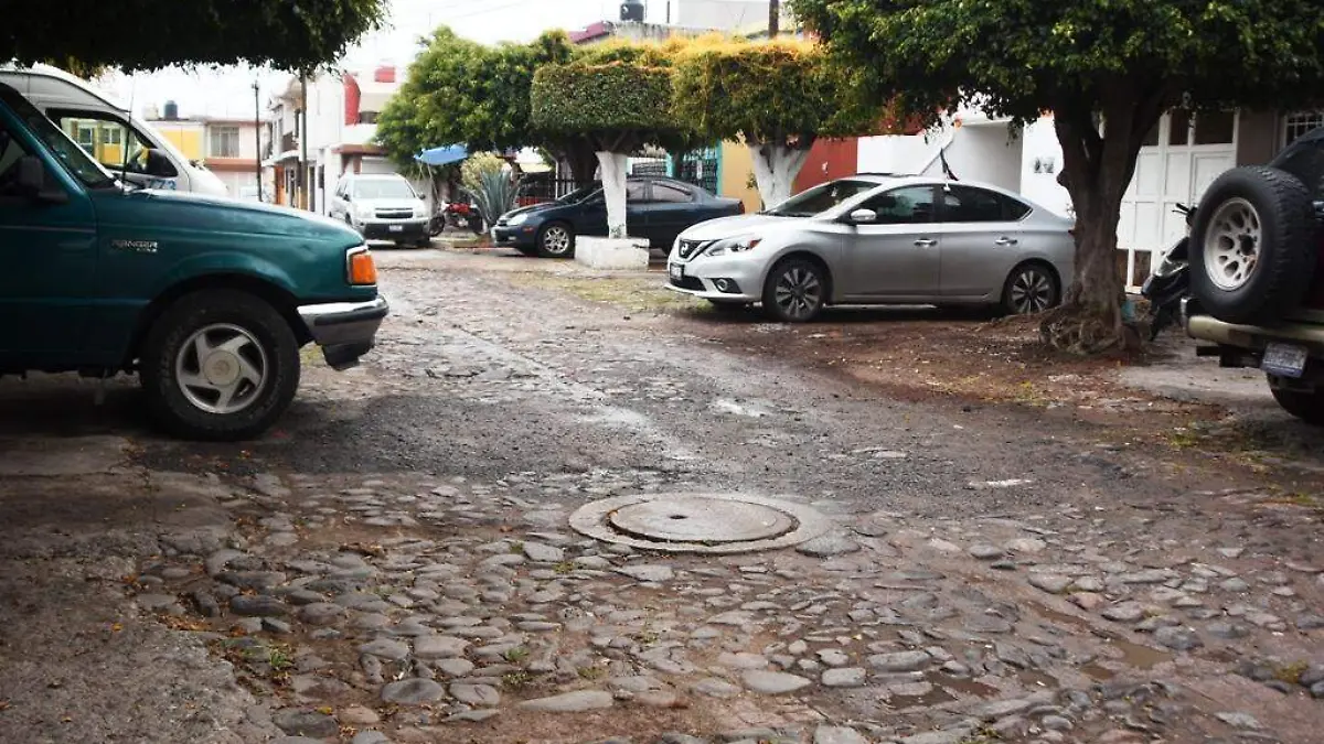 FALTA CALLE POR PAVIMENTAR (1)