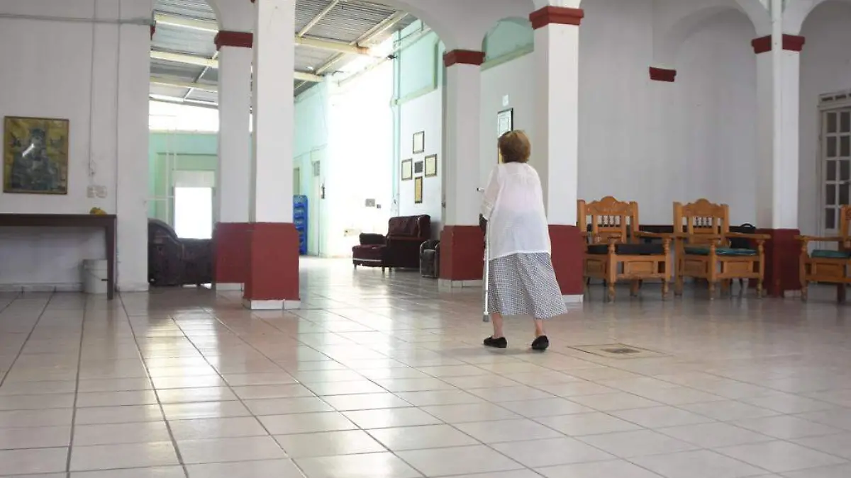 abuelos del Asilo de la Conferencia 1