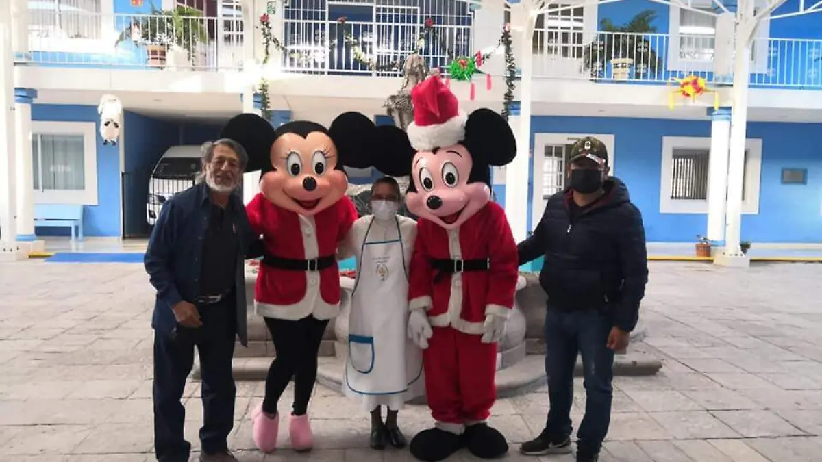 Miguel Vquez y sus botargas