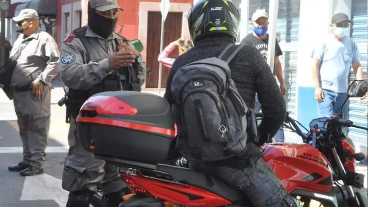 MANTIENE OPERATIVOS VIALES (1)