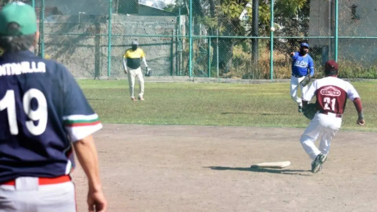 Avanz-a-serie-semifinal-de-softbol (1)