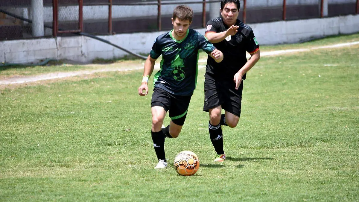 Agónico-triunfo-del-invicto-Pinos (3)