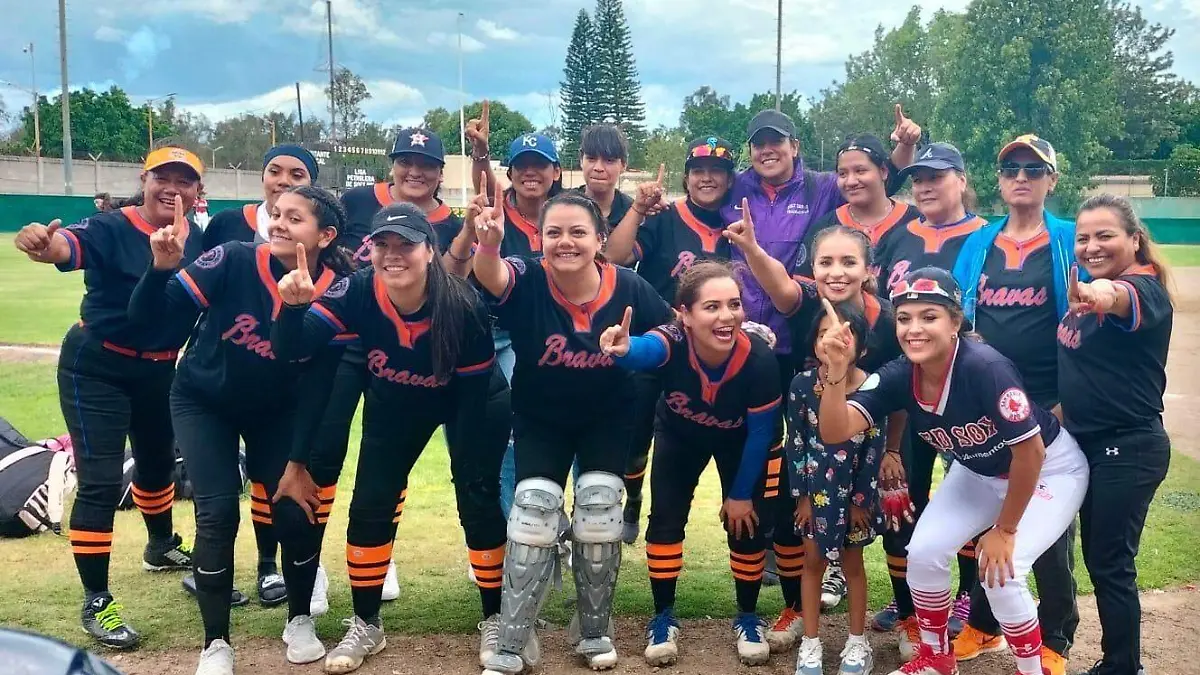 Bravas-consigue-el-campeonato  (2)