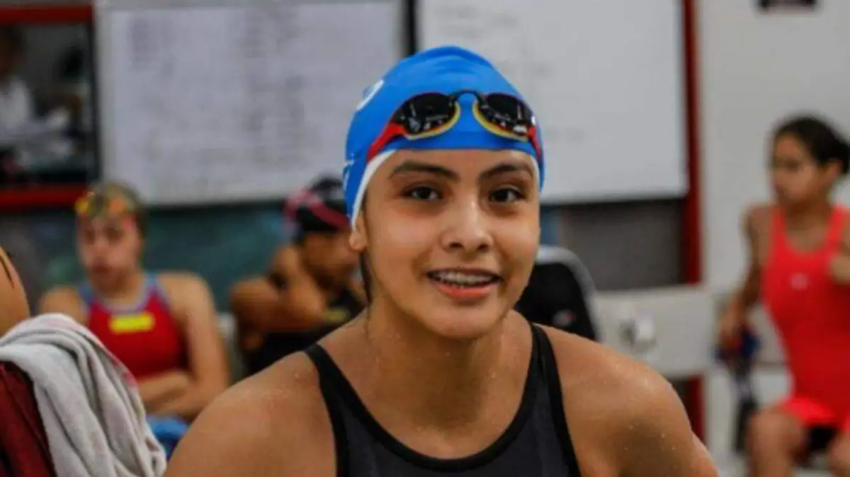 Salmantina-representa-a-México  (2)