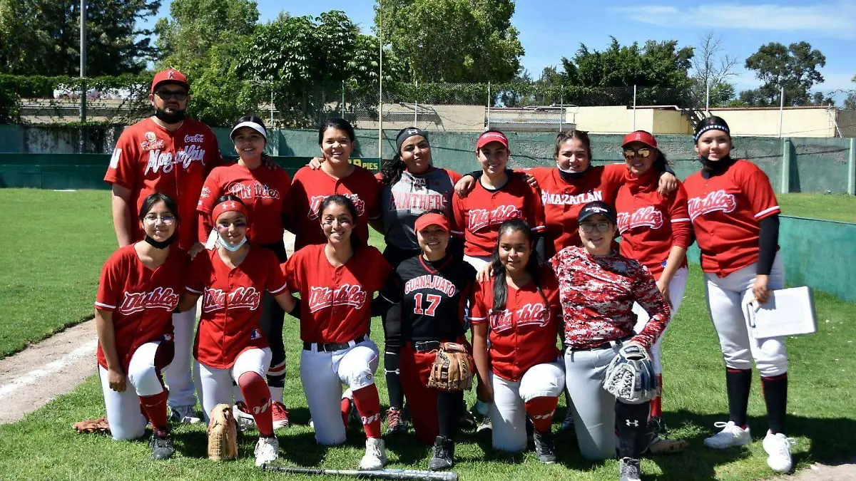 Panteras-nuevo-líder-en-Softbol (1)