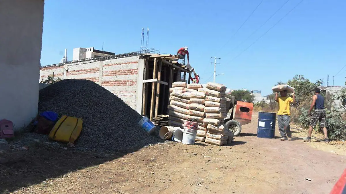 NO PARAN DE TRABAJAR EN CONSTRUCCION (1)