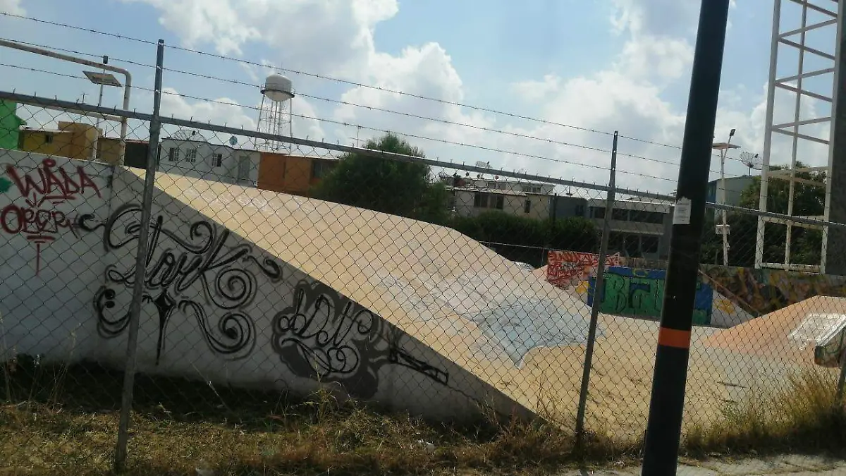 DAN MANTENIMIENTO AL  INFONAVIT 3