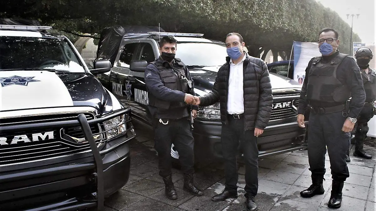 ENTREGAN PATRULLAS A LA COMISARIA DE SEGURIDAD PUBLICO (1)