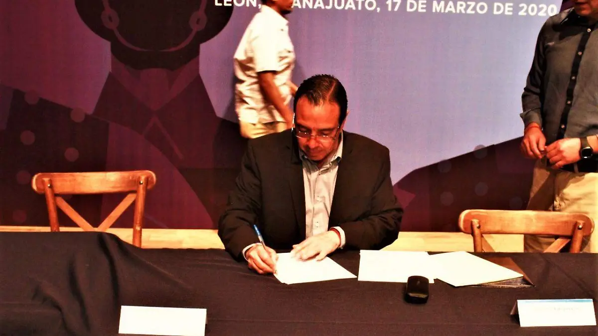 FIRMA ALCALDE CONVENIOS CON FORTASEG Y FASP (1)