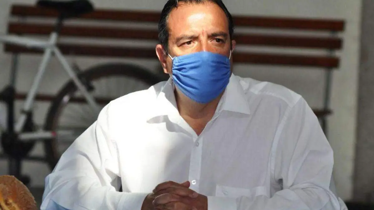 ALCALDE EN ESPERA DE SUS RESULTADOS DE COVID (1)