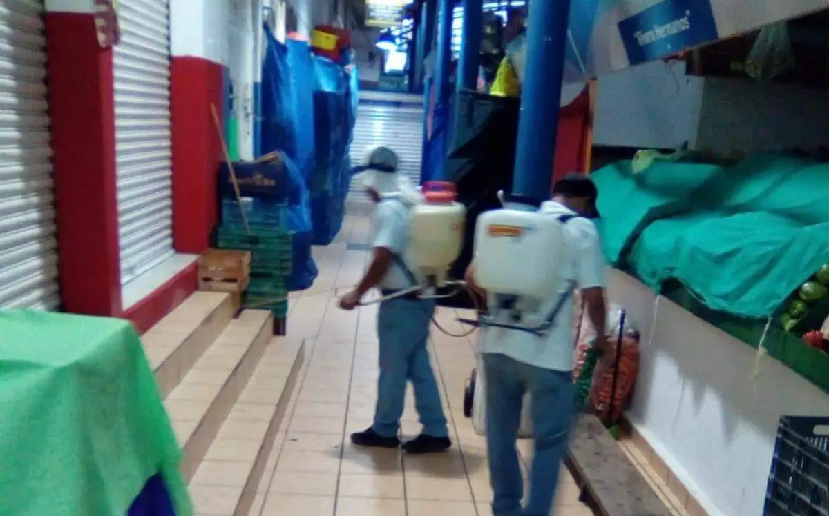CONTINUA SANITIZACION EN MERCADO MUNICIPAL (2)