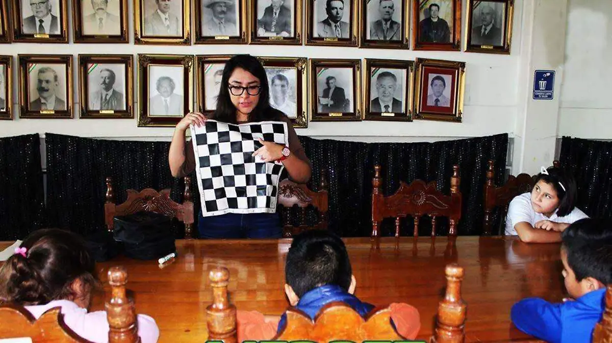 CURSOS DE AJEDREZ PARA LOS NINOS (1)