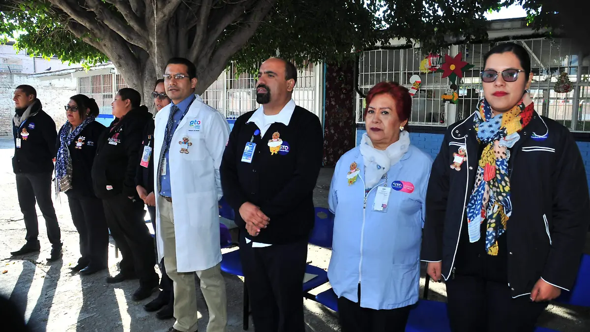 ENTREGAN RECONOCIMIENTO A ESCUELA PRIMARIA MIGUEL HIDALGO 1