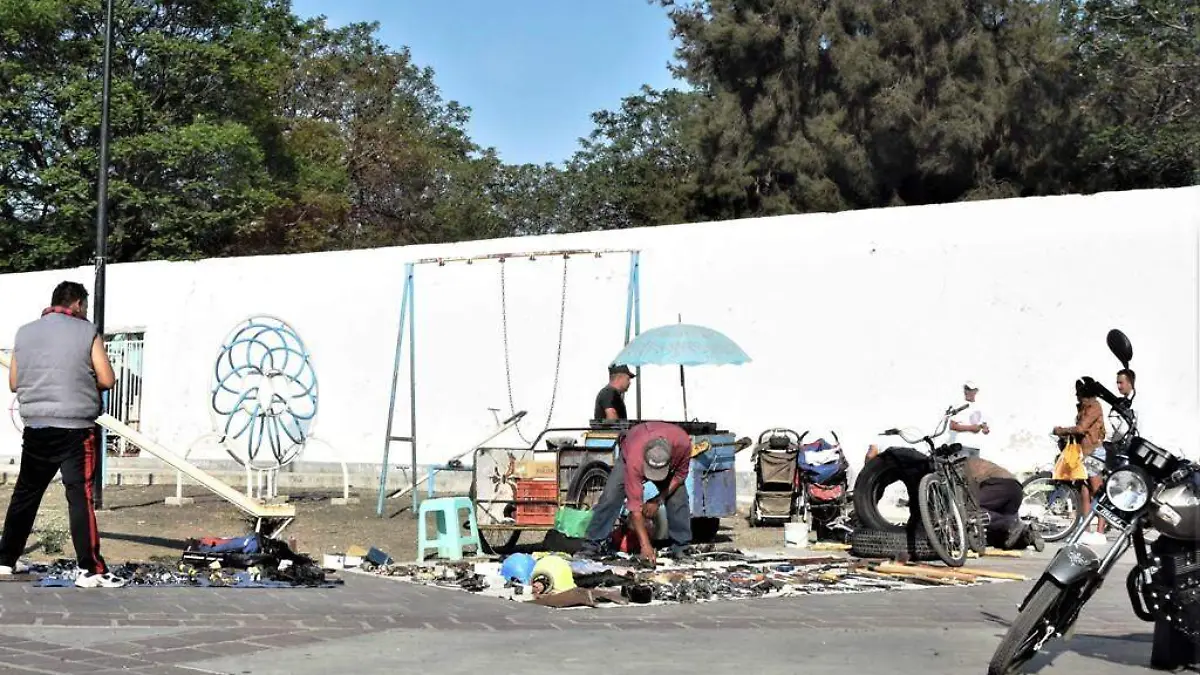 SE INSTALAN COMERCIANTES (1)