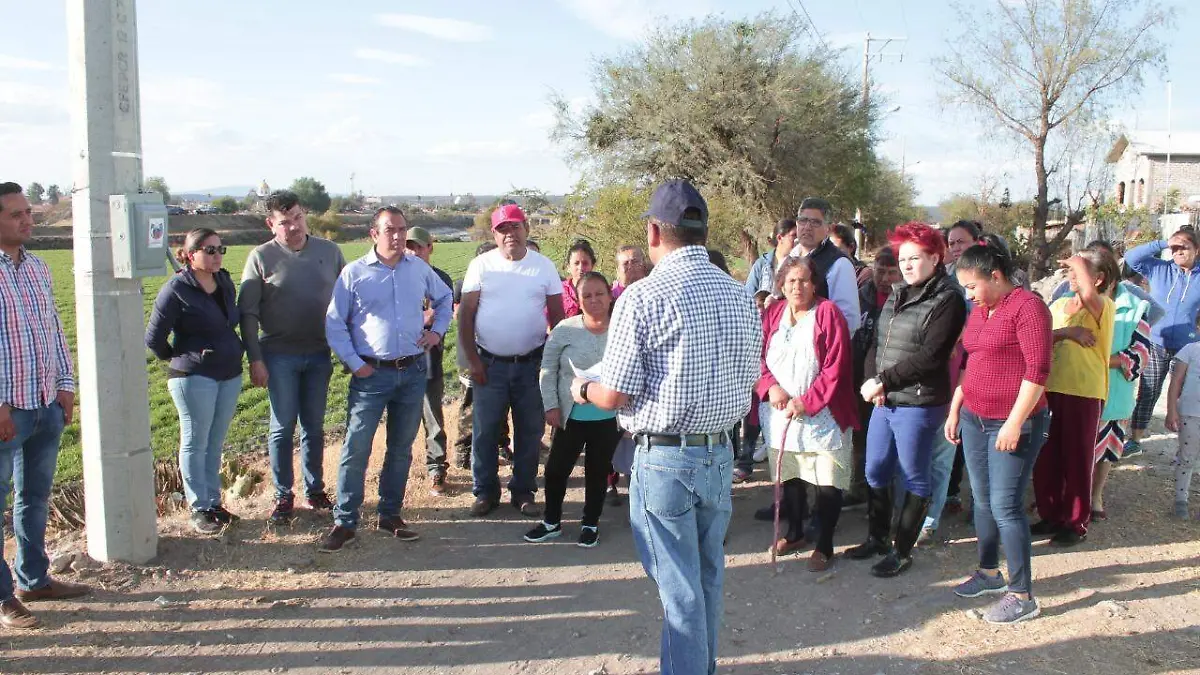 INAUGURAN ELECTRIFICACIÓN EN PASO BLANCO  (2)
