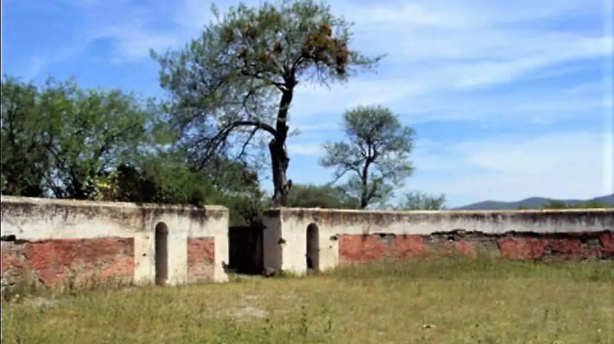 PLAZA DE TOROS EN ABANDONO 1