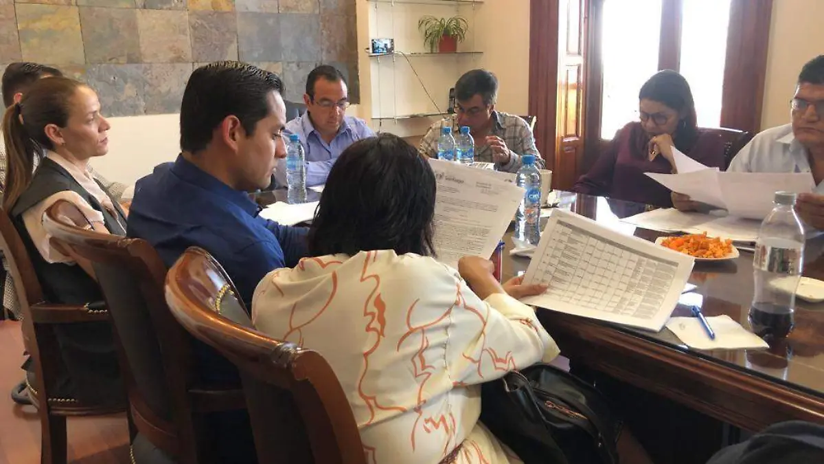 RATIFICAN COMISIONES DE H. AYUNTAMIENTO (1)
