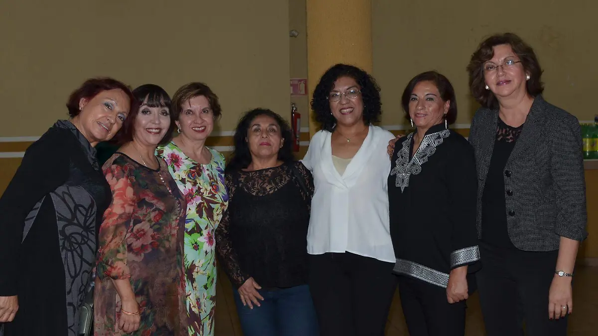 amigas.soc.211104.soc.jpg