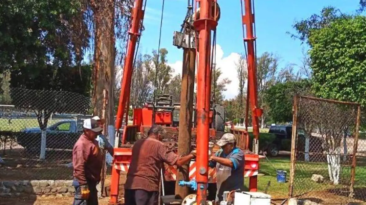 TRABAJA SAPAM EN REHABILITACION DE POZO (2)