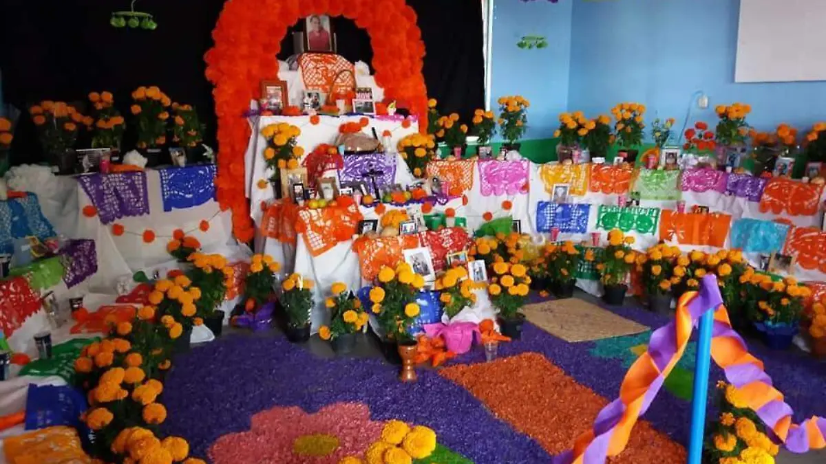 PREPARAN LLEGADA DE SUS FIELES DIFUNTOS (3)